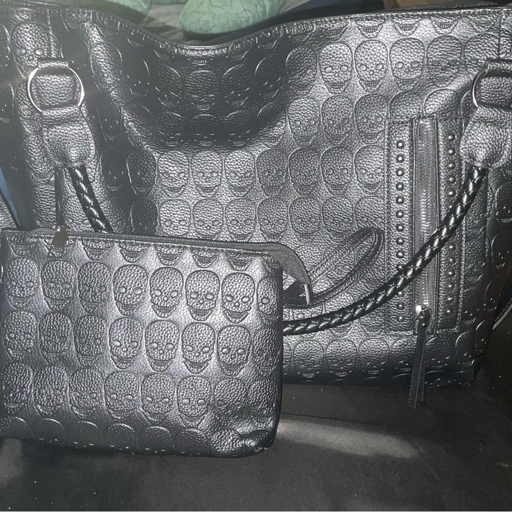 Black Skull Embossed Tote Bag Set